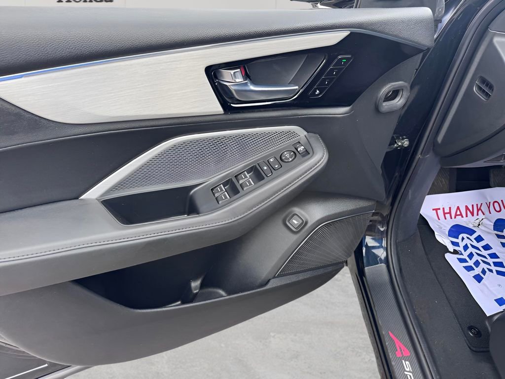 Used 2025 Acura MDX FWD image 17