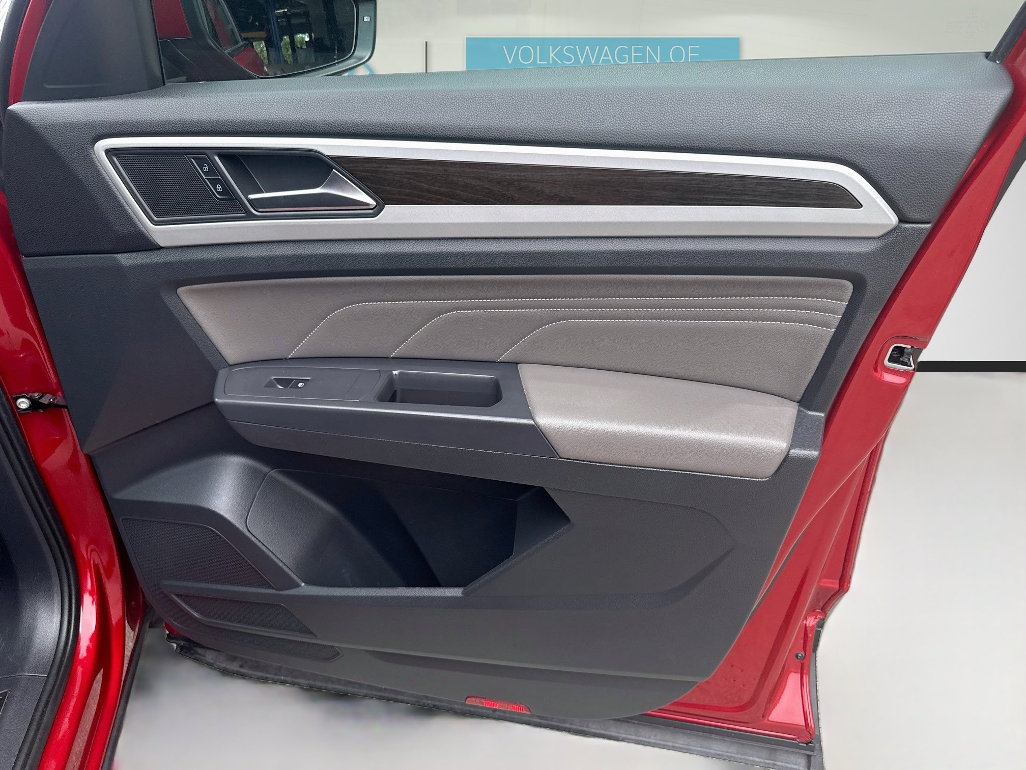 Used 2021 Volkswagen Atlas SE w/ Panoramic Sunroof Package FWD image 34