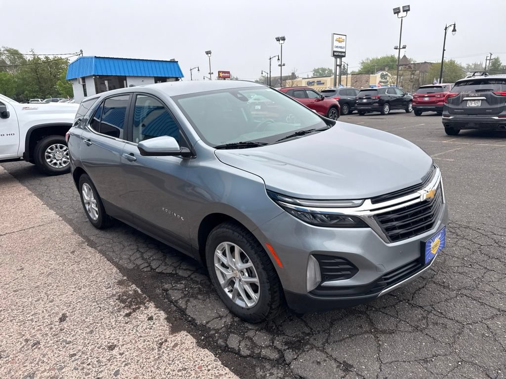 Used 2024 Chevrolet Equinox LT AWD/4WD image 4