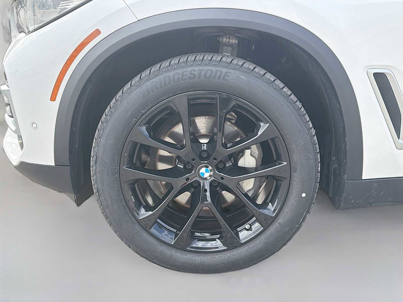Certified 2023 BMW X5 xDrive40i w/ Premium Package AWD/4WD image 6