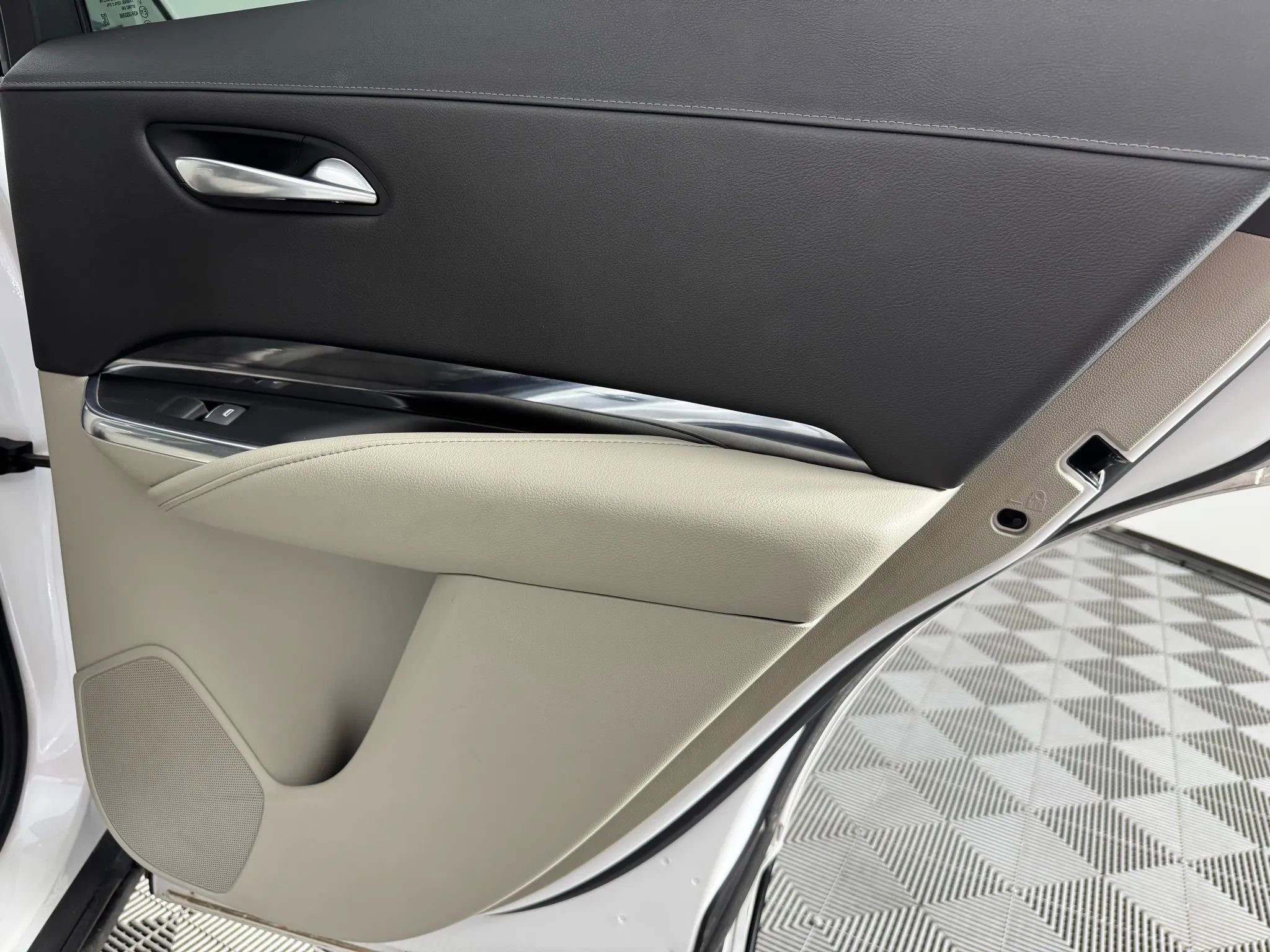 Used 2019 Cadillac XT4 Luxury w/ Cold Weather Package image 44