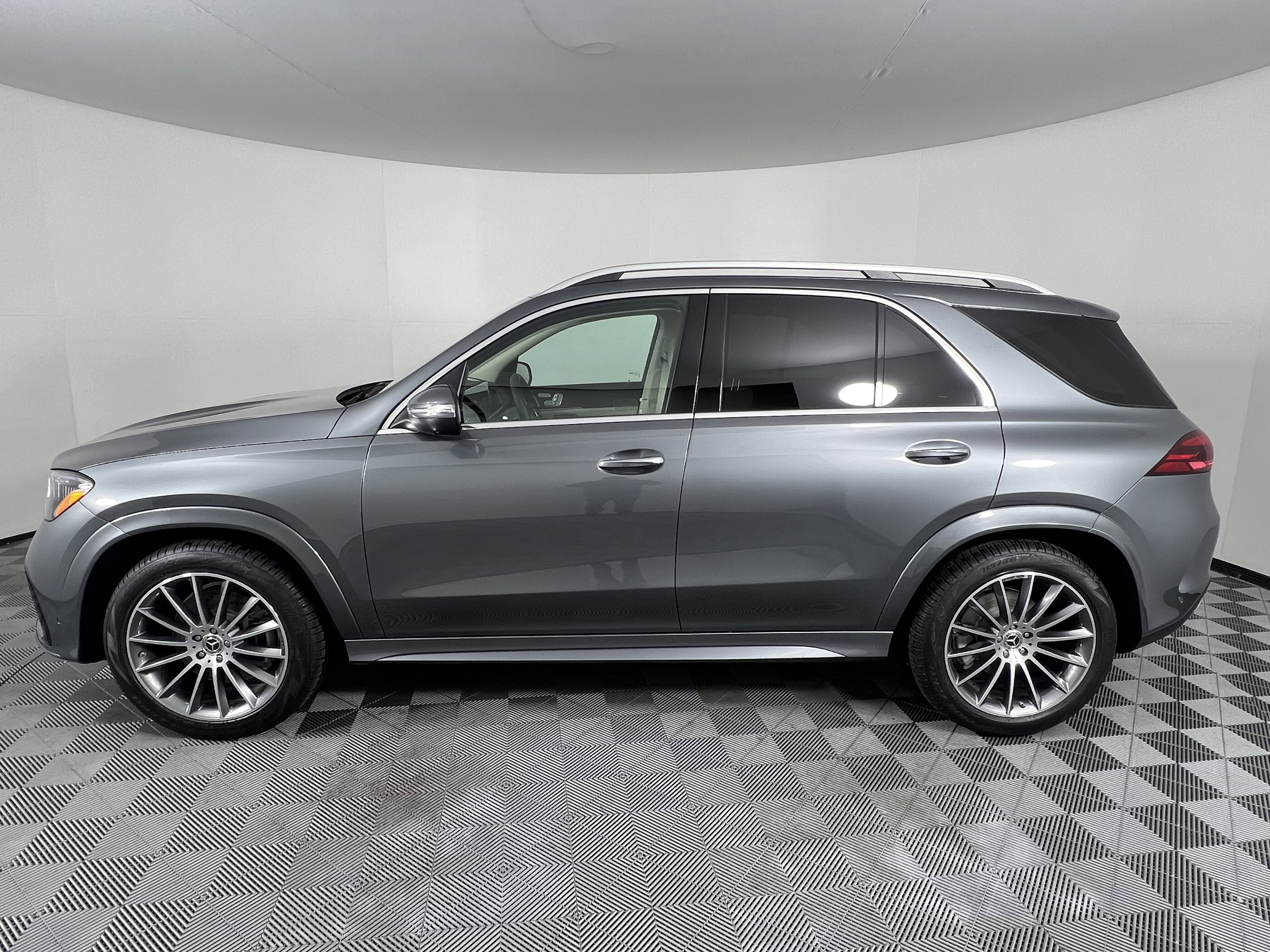 New 2026 Mercedes-Benz GLE 350 4MATIC image 9
