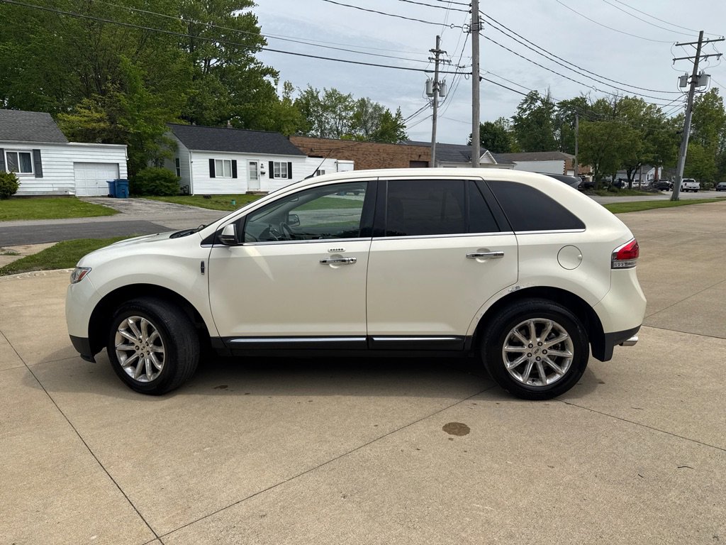 Used 2012 Lincoln MKX AWD image 5