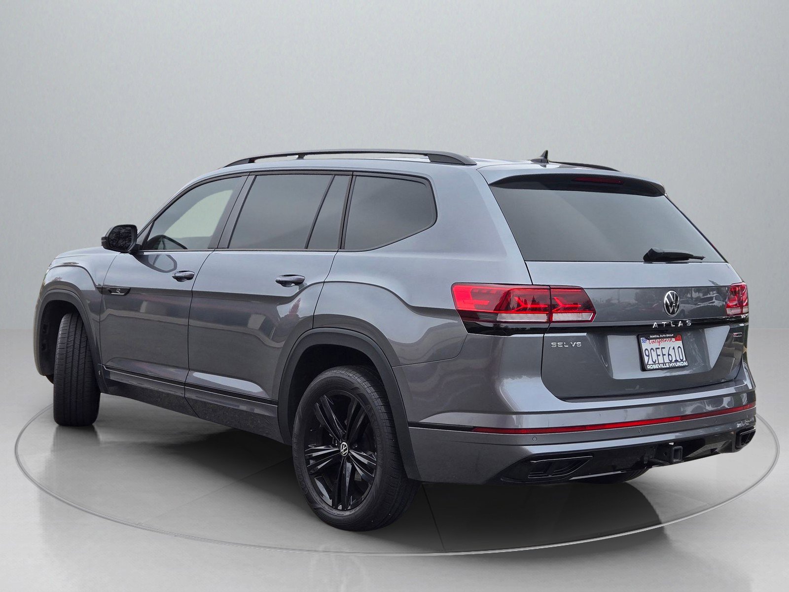 Used 2022 Volkswagen Atlas SEL R-Line image 5