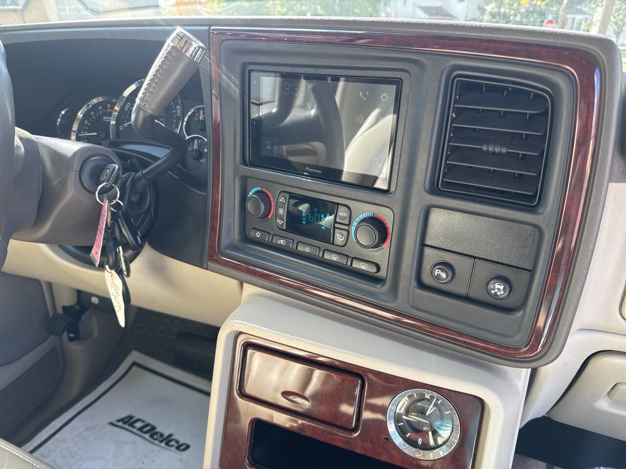 Used 2006 Cadillac Escalade AWD image 9