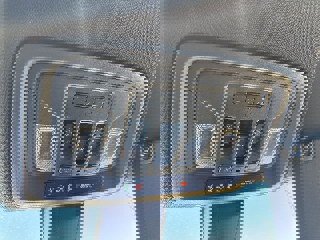 Used 2020 GMC Sierra 1500 AT4 w/ AT4 Premium Package image 16