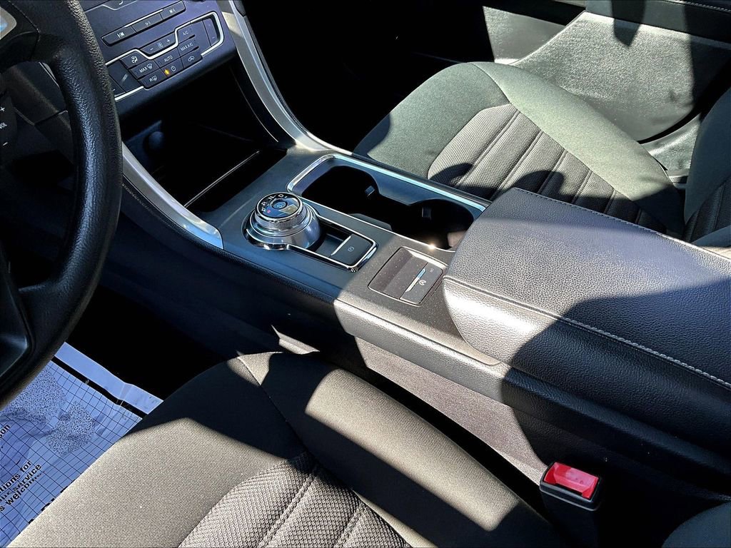 Used 2019 Ford Fusion SE image 13