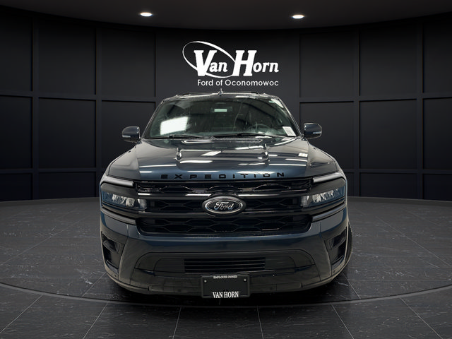 Used 2024 Ford Expedition Limited AWD/4WD image 2