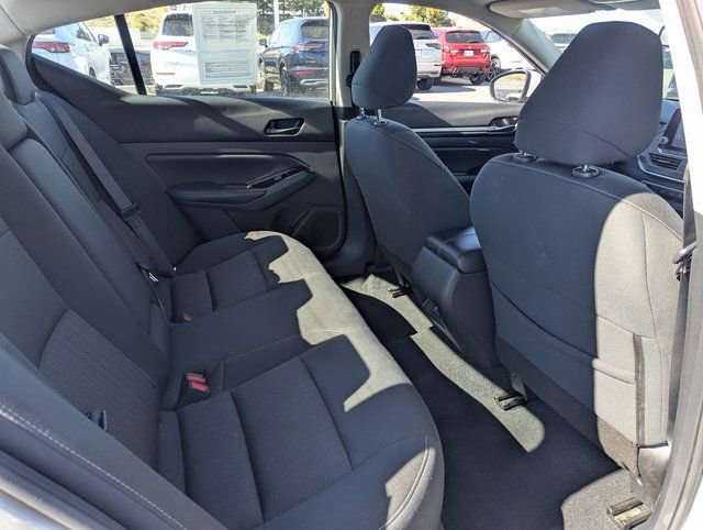 Used 2023 Nissan Altima 2.5 SV FWD image 30