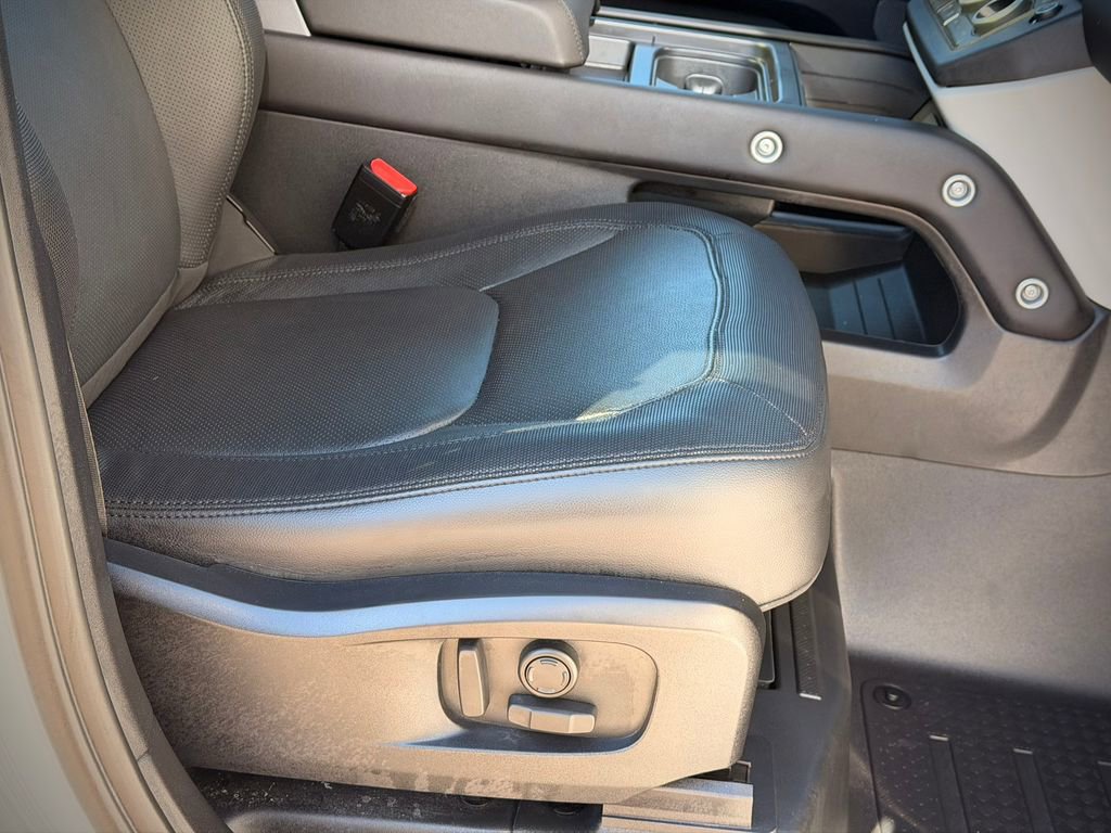 Used 2024 Land Rover Defender 110 X-Dynamic SE image 14