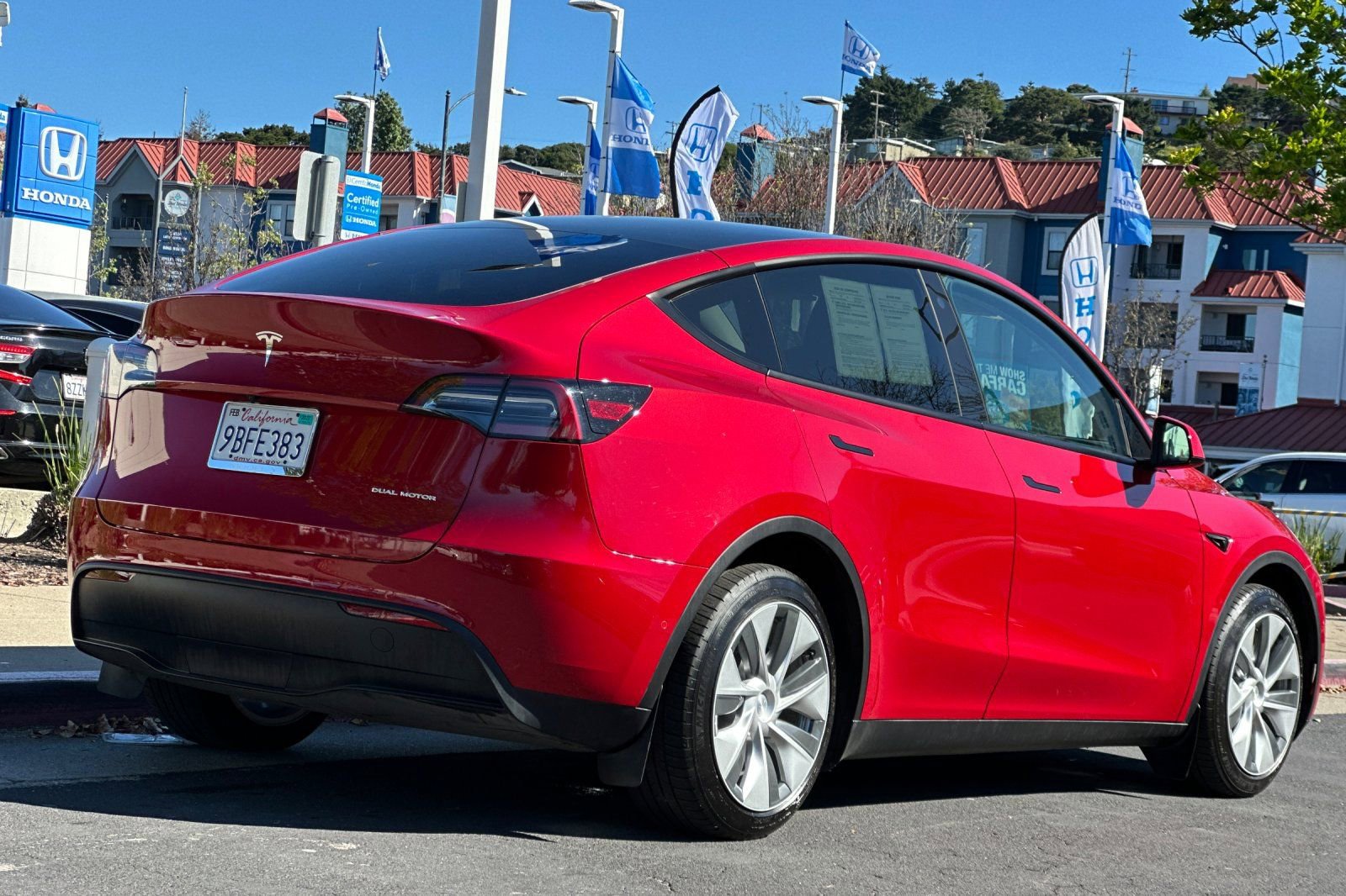 Used 2022 Tesla Model Y Long Range image 3