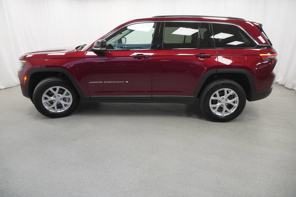 Used 2024 Jeep Grand Cherokee Limited w/ Luxury Tech Group II AWD/4WD image 15