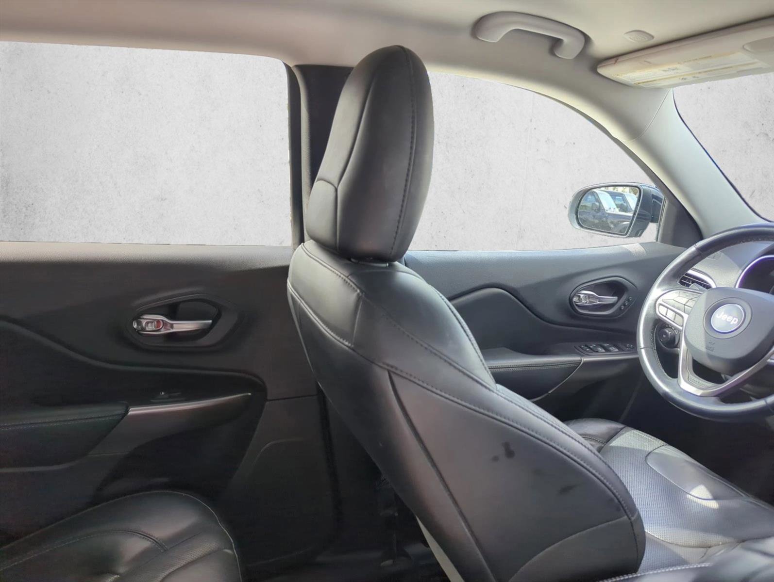 Used 2020 Jeep Cherokee Limited FWD image 19