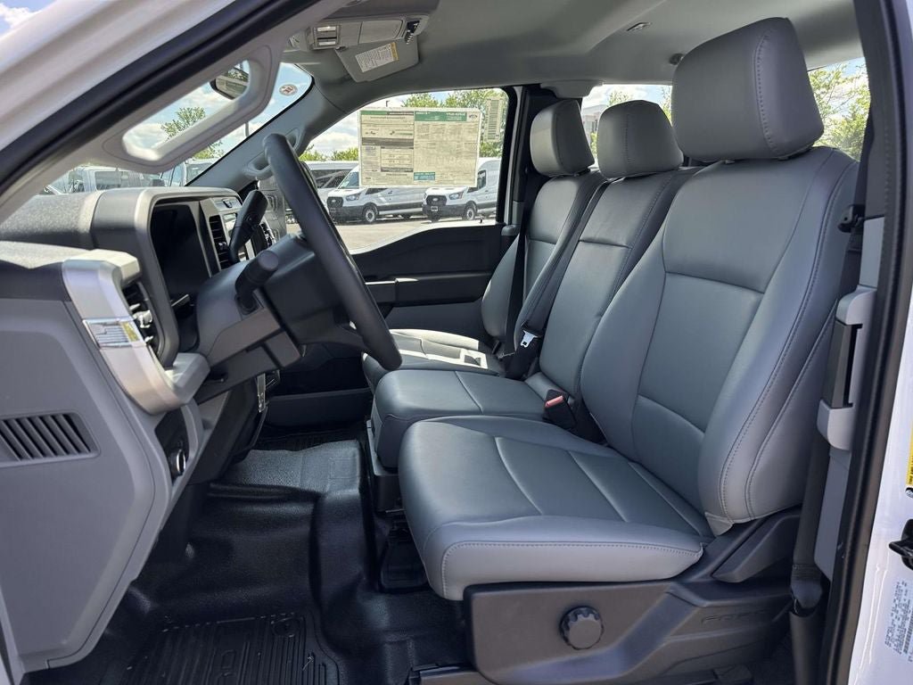 New 2026 Ford F250 XL w/ XL Driver Assist Package RWD image 9