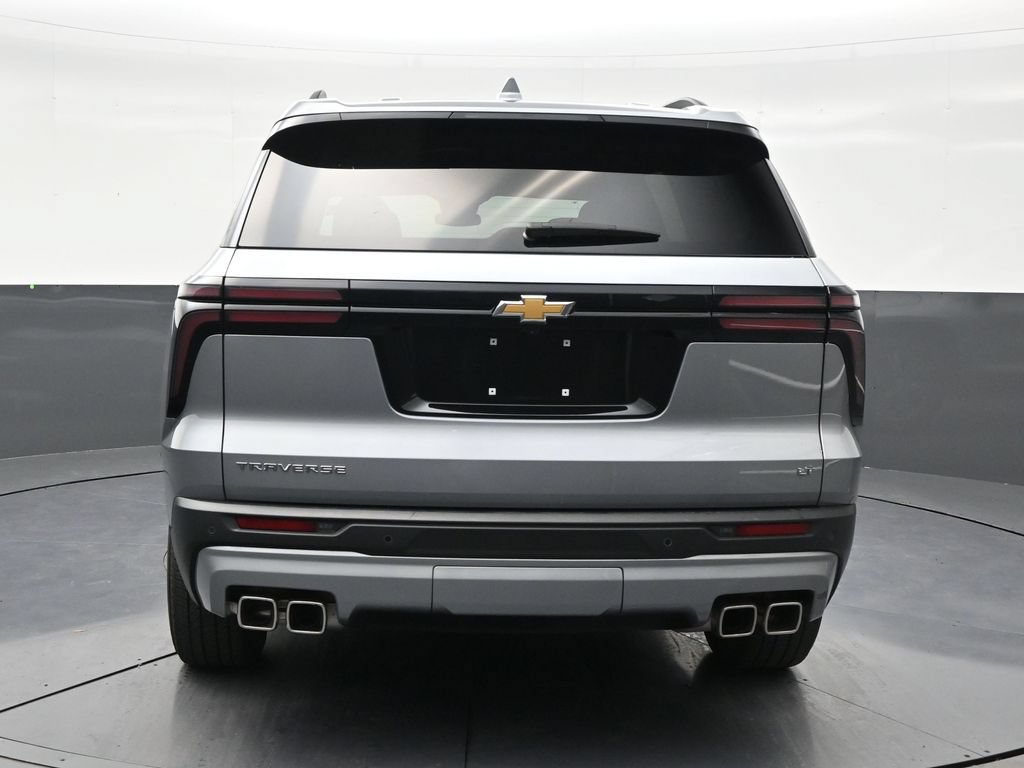 Used 2024 Chevrolet Traverse LS FWD image 4