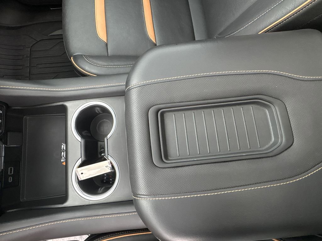 Used 2024 GMC Yukon AT4 w/ AT4 Premium Package image 27