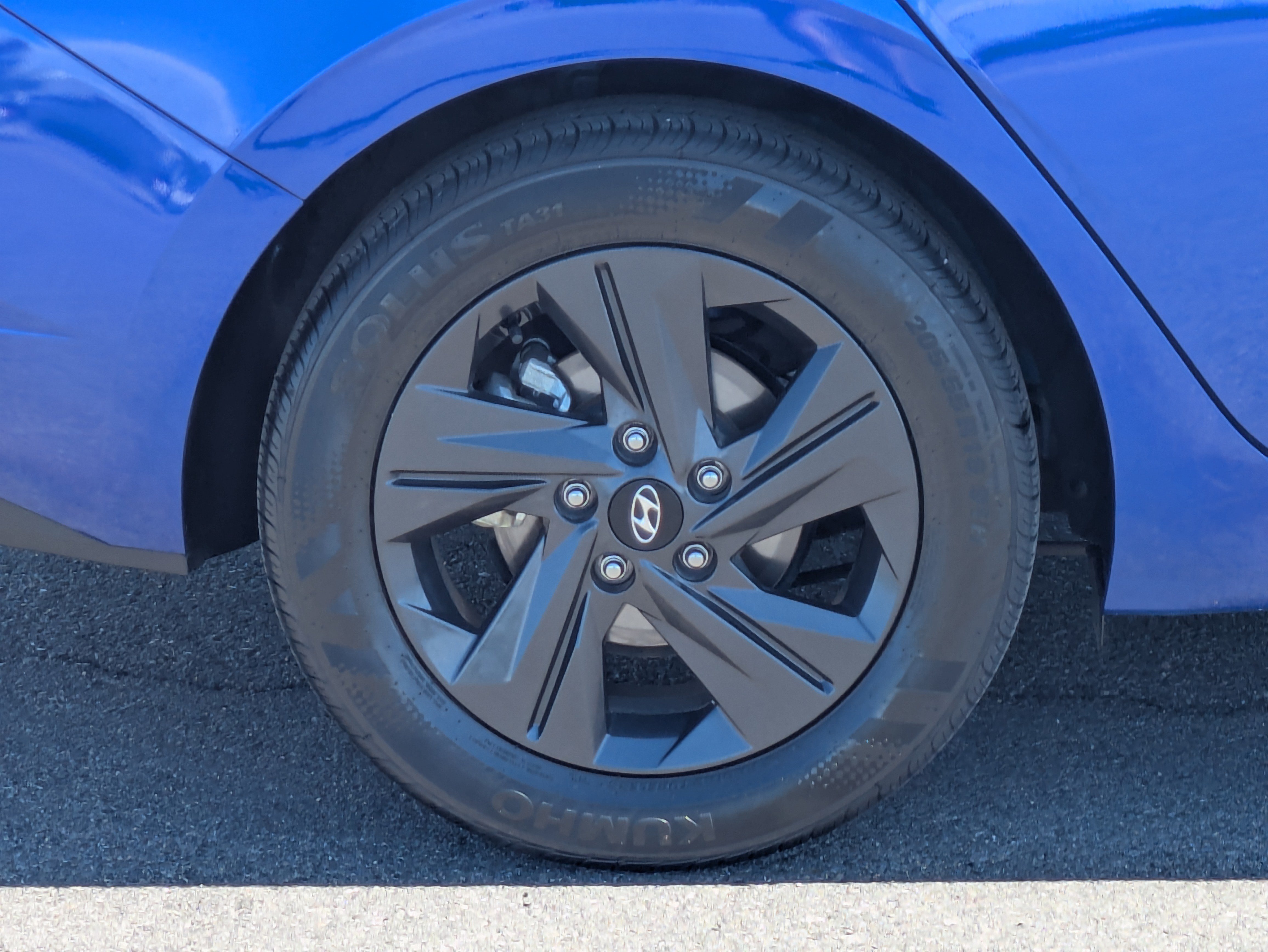 Used 2023 Hyundai Elantra SEL FWD image 9