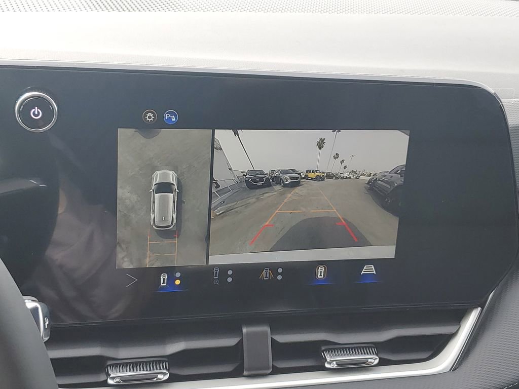 New 2026 Chevrolet Equinox LT w/ Convenience Package II image 24