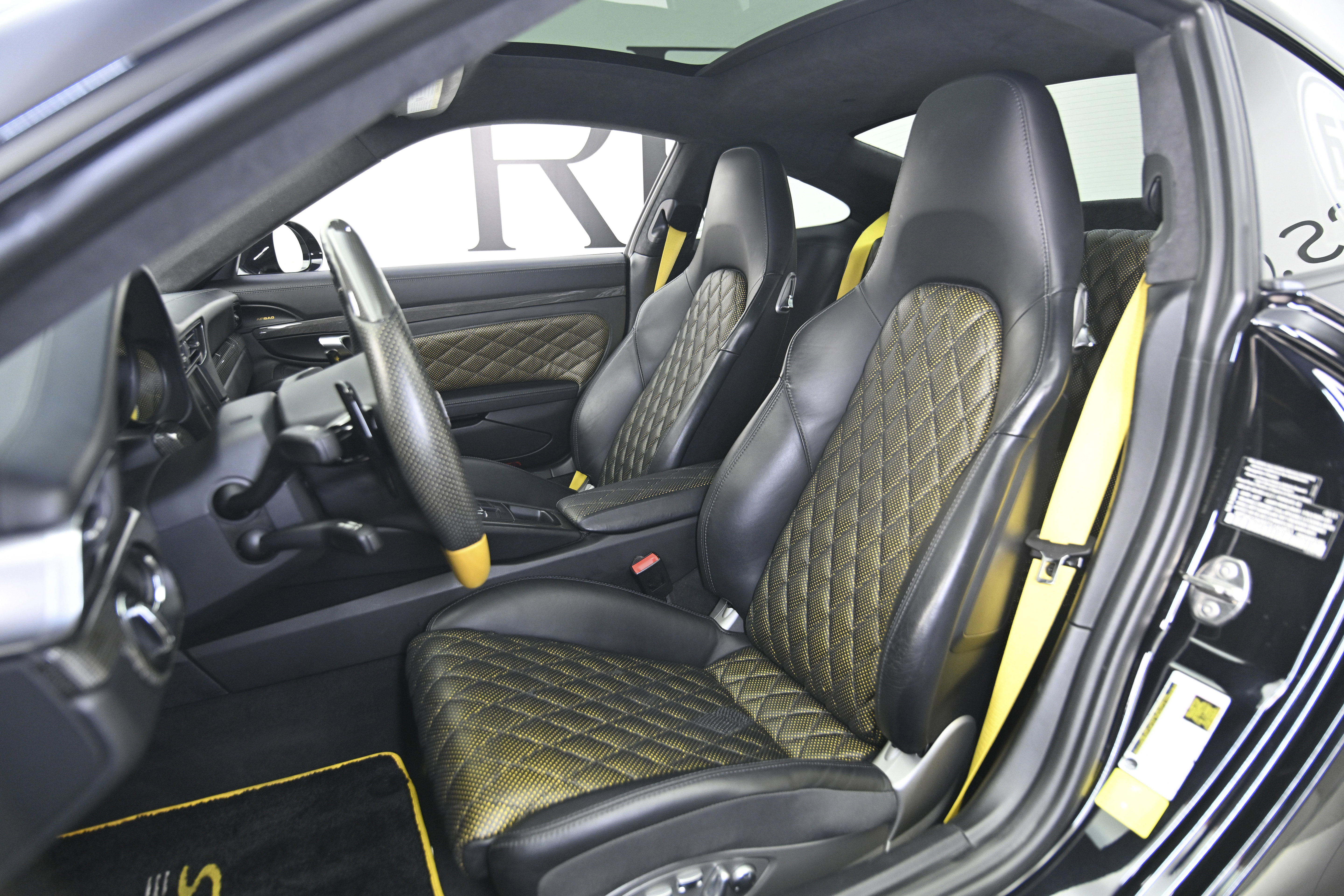 Used 2015 Porsche 911 Turbo S AWD/4WD image 48