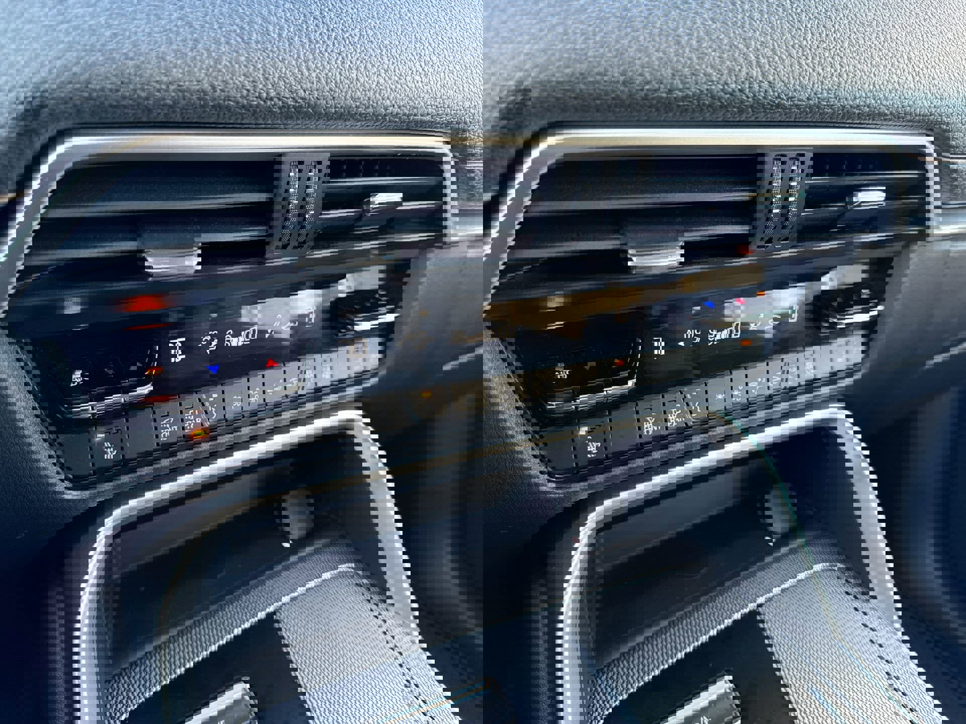 Used 2024 MAZDA CX-90 3.3 Turbo w/ Premium Package image 17