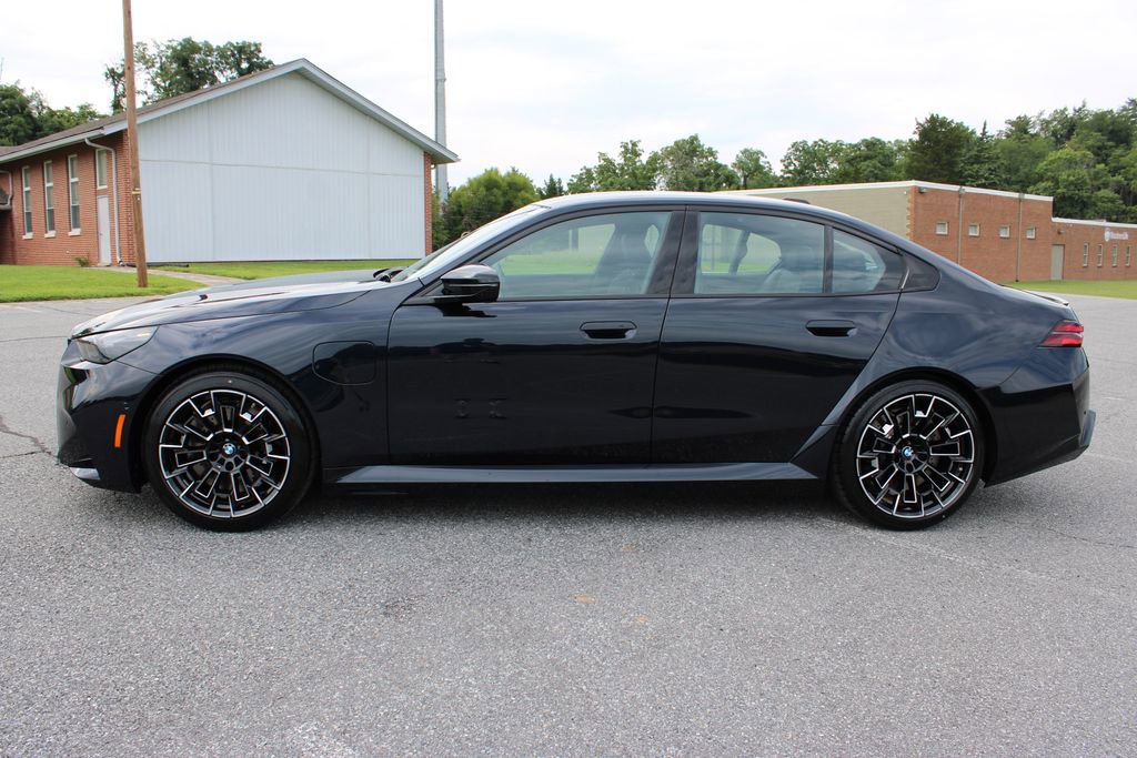 New 2026 BMW M5 image 5