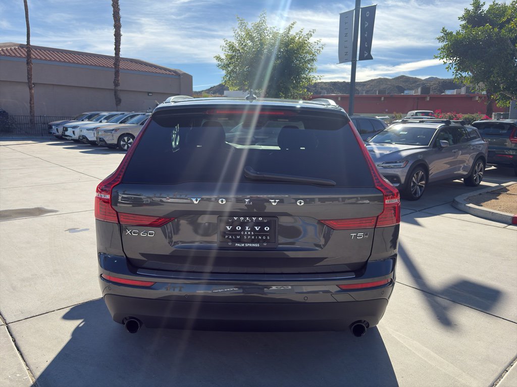 Used 2018 Volvo XC60 T5 Momentum w/ Convenience Package image 5