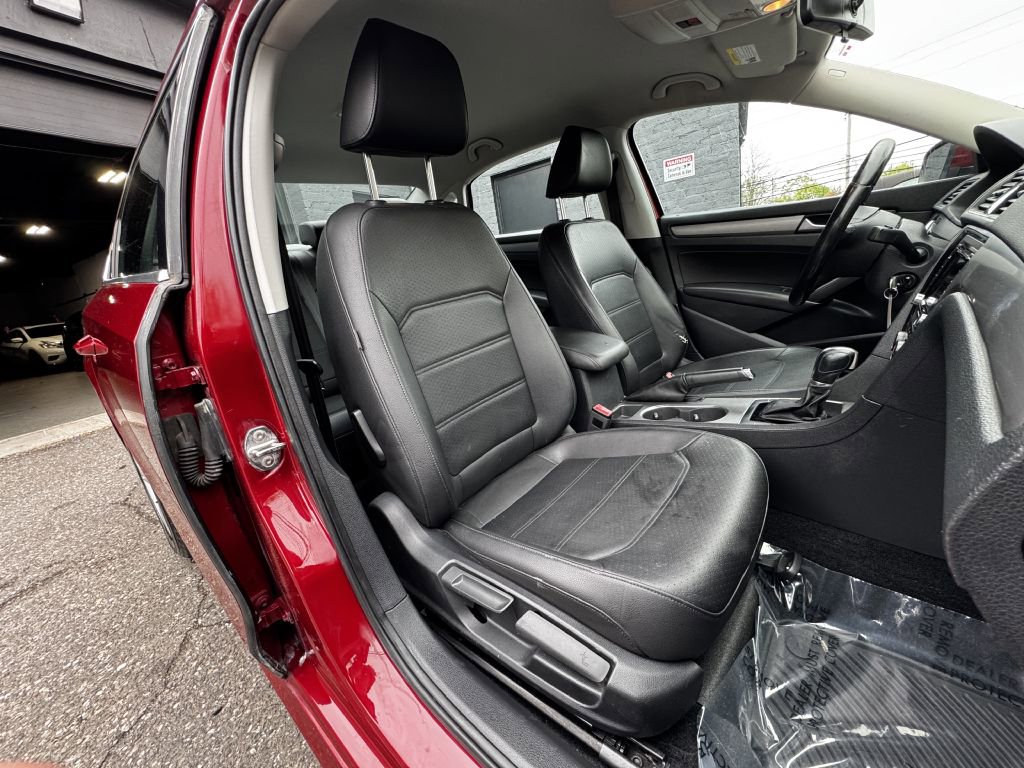 Used 2015 Volkswagen Passat 1.8T SE FWD image 18