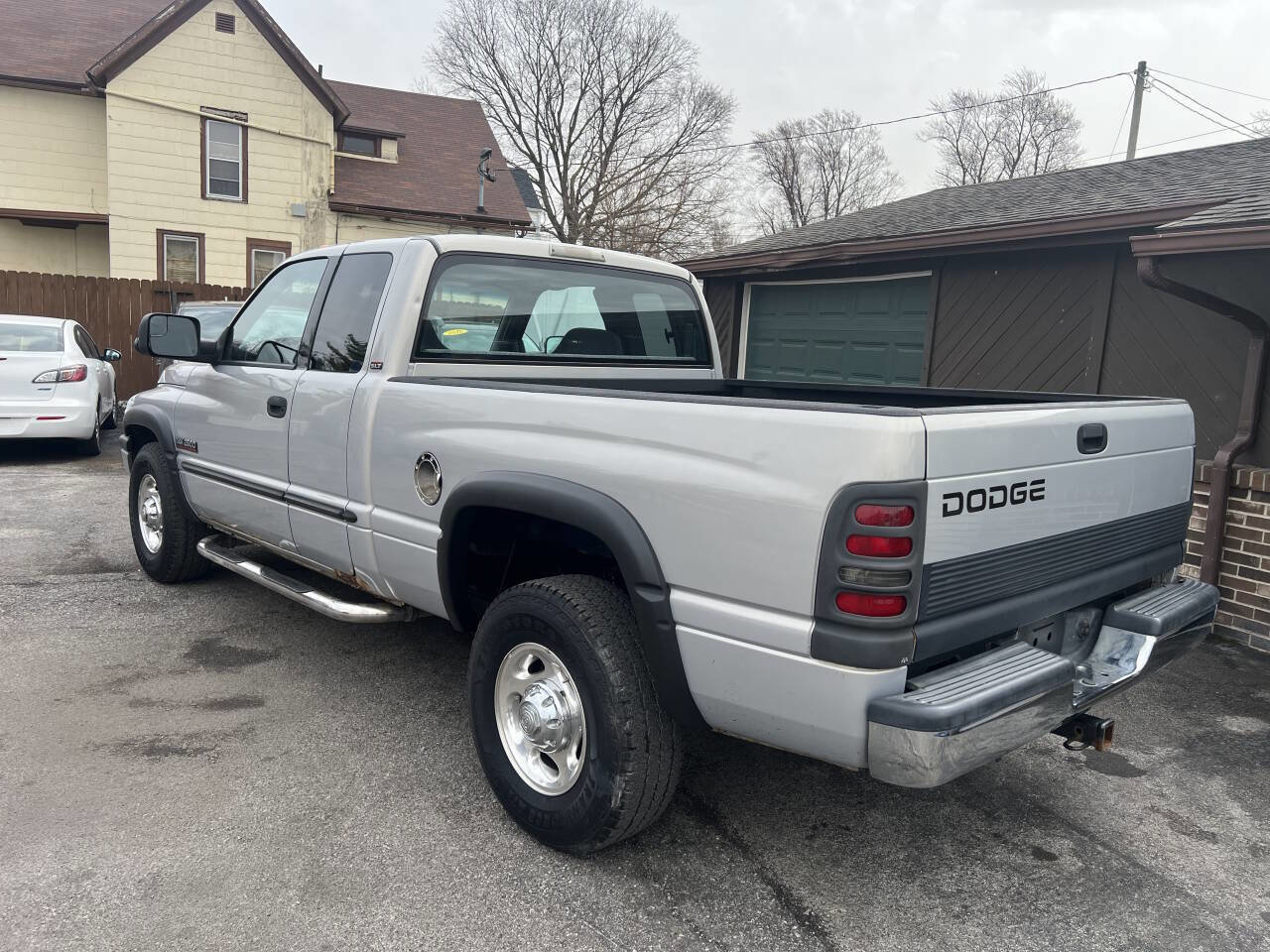 Used 2000 Dodge Ram 2500 Truck 2WD Quad Cab image 2