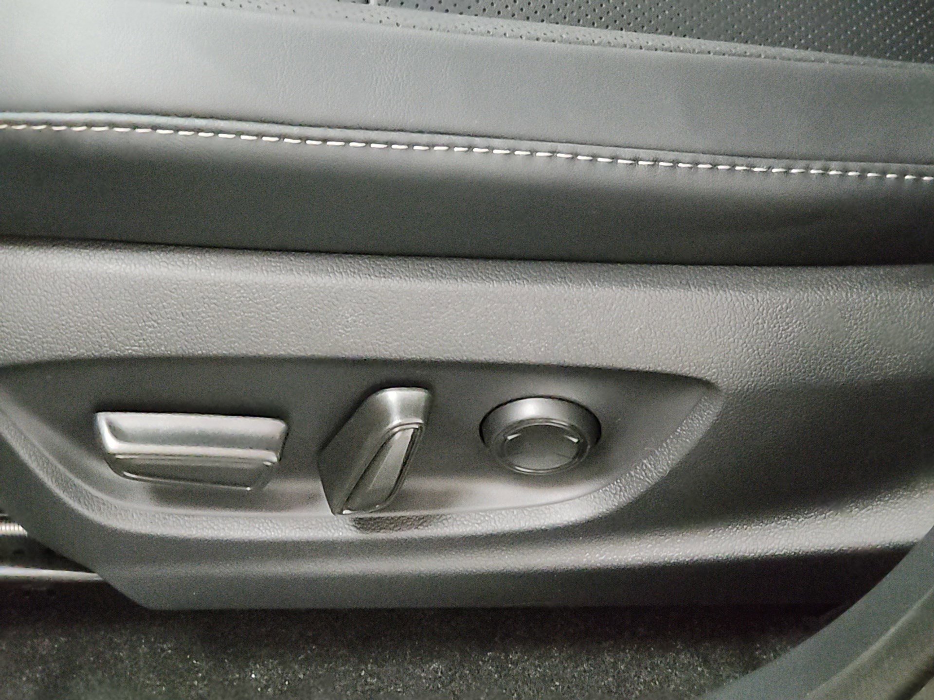 New 2026 Toyota Crown Platinum AWD/4WD image 22