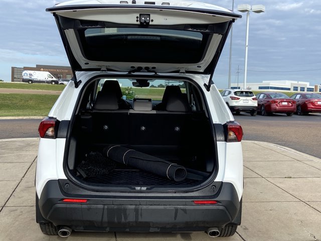 Used 2025 Toyota RAV4 XLE FWD image 26