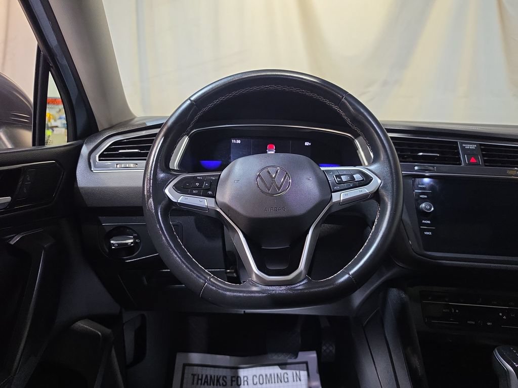 Used 2022 Volkswagen Tiguan SE FWD image 11