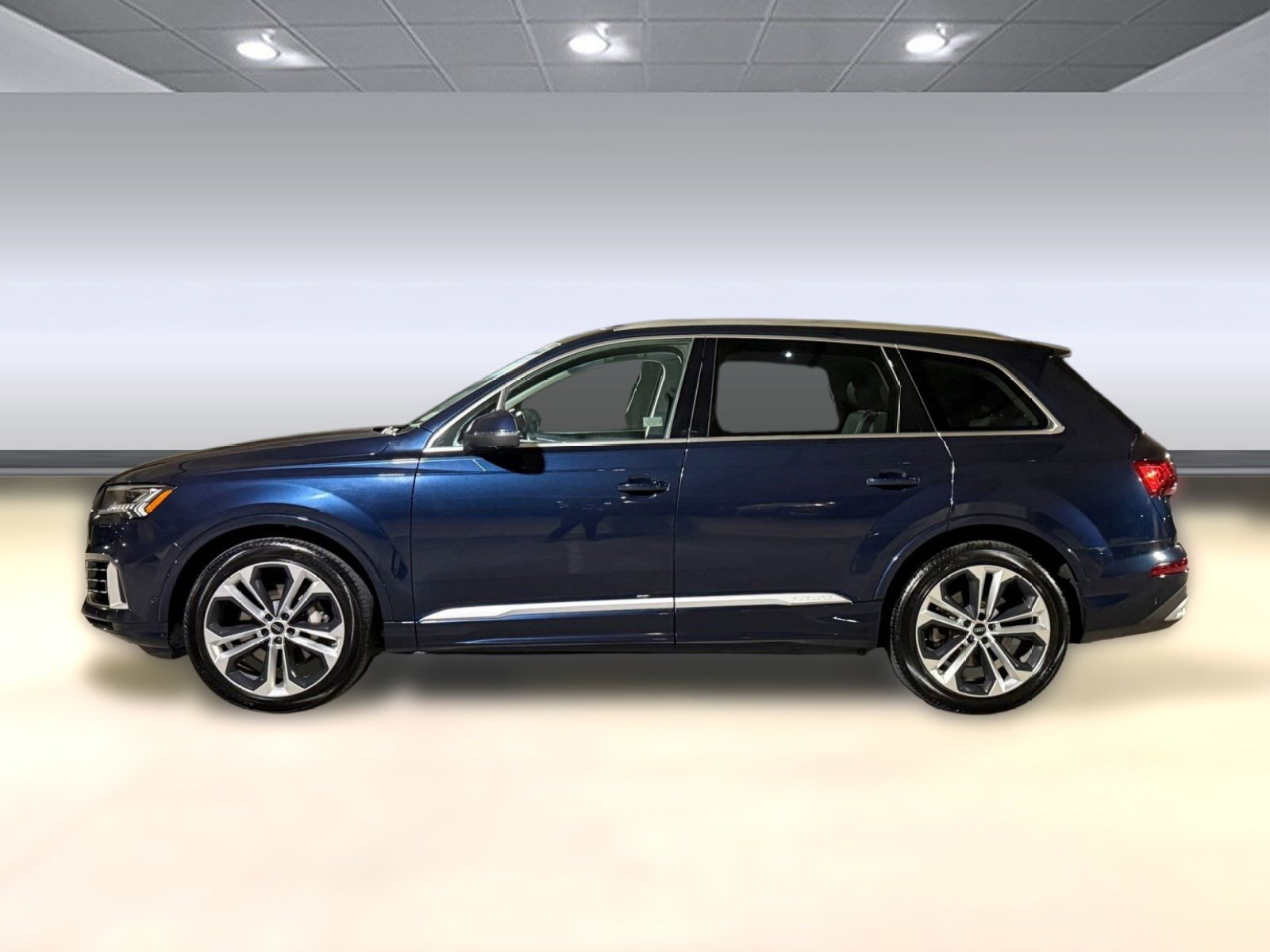 Used 2023 Audi Q7 3.0T Prestige image 2