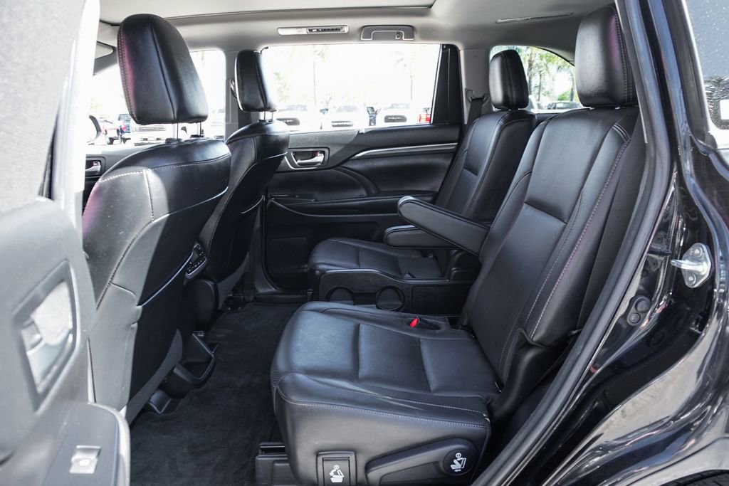 Used 2018 Toyota Highlander Limited Platinum image 38