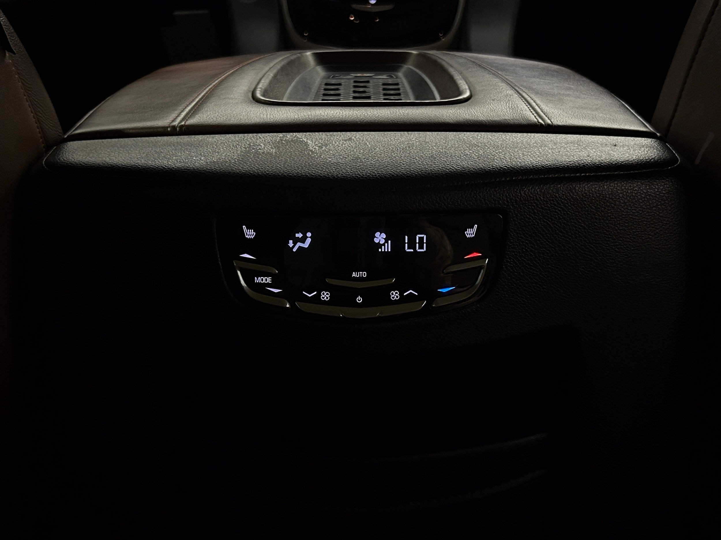 Used 2017 Cadillac Escalade Luxury AWD/4WD image 33