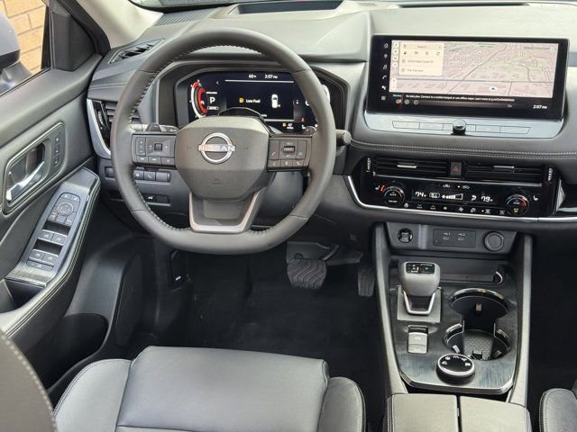 Used 2025 Nissan Rogue SL w/ Tech Package image 14