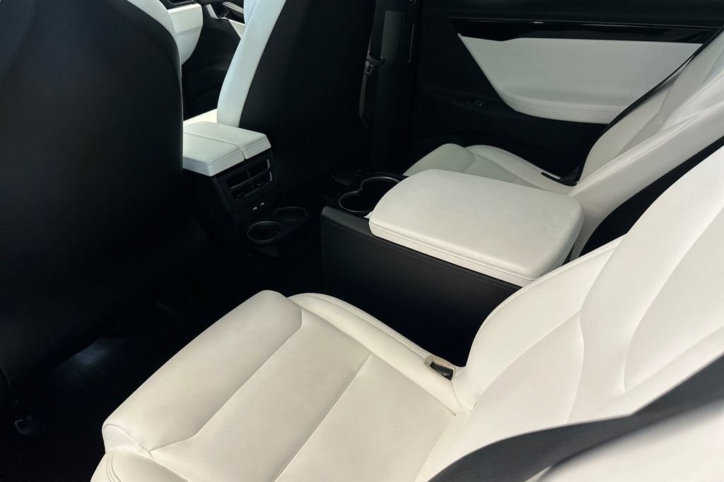 Used 2018 Tesla Model X AWD/4WD image 12