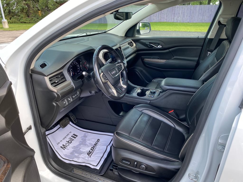 Used 2021 GMC Acadia Denali w/ Denali Ultimate Package AWD/4WD image 22
