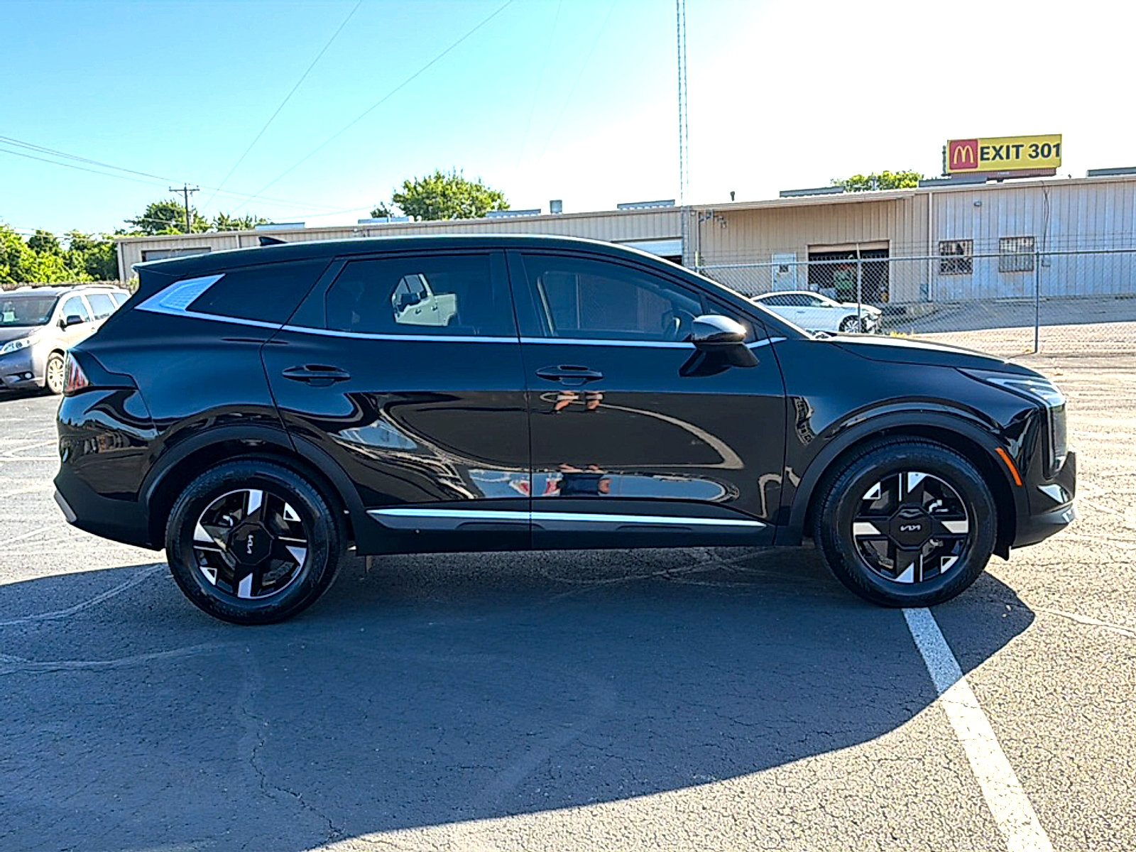 Used 2026 Kia Sportage LX FWD image 9