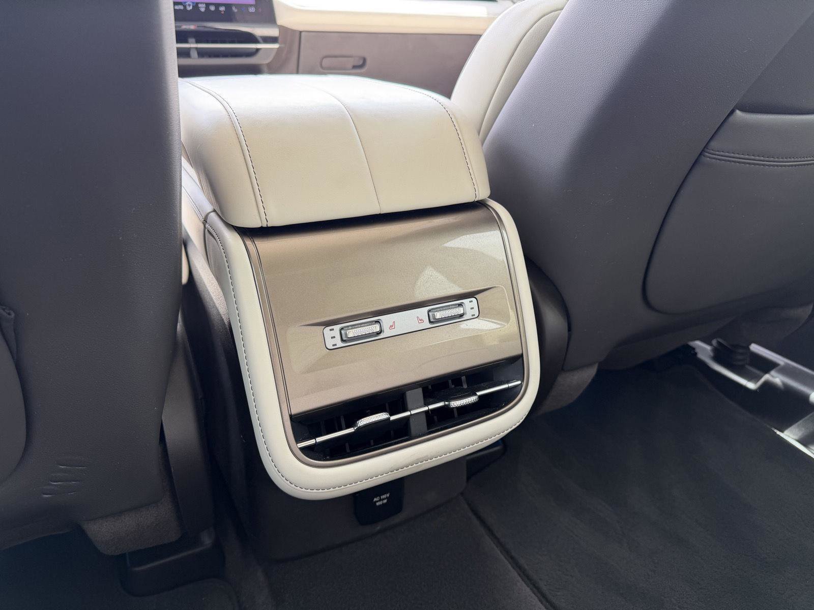 Used 2024 Lincoln Nautilus Black Label image 9