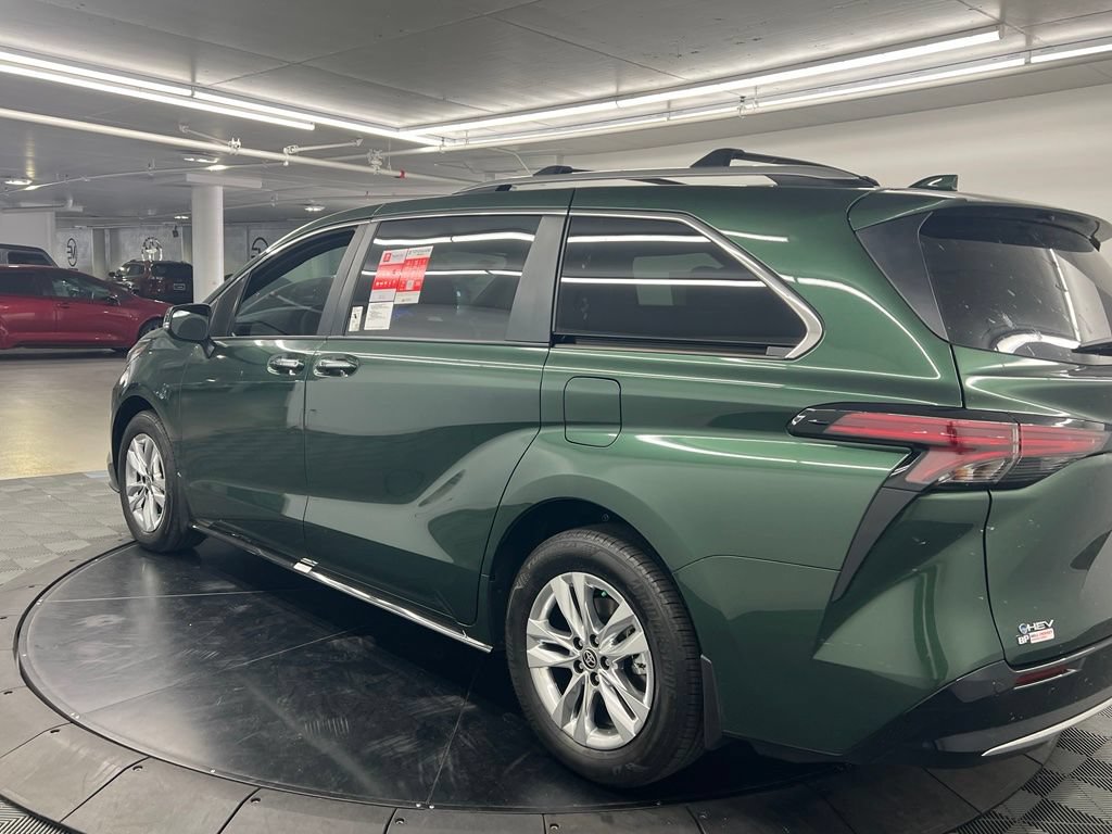 Used 2026 Toyota Sienna Limited FWD image 6