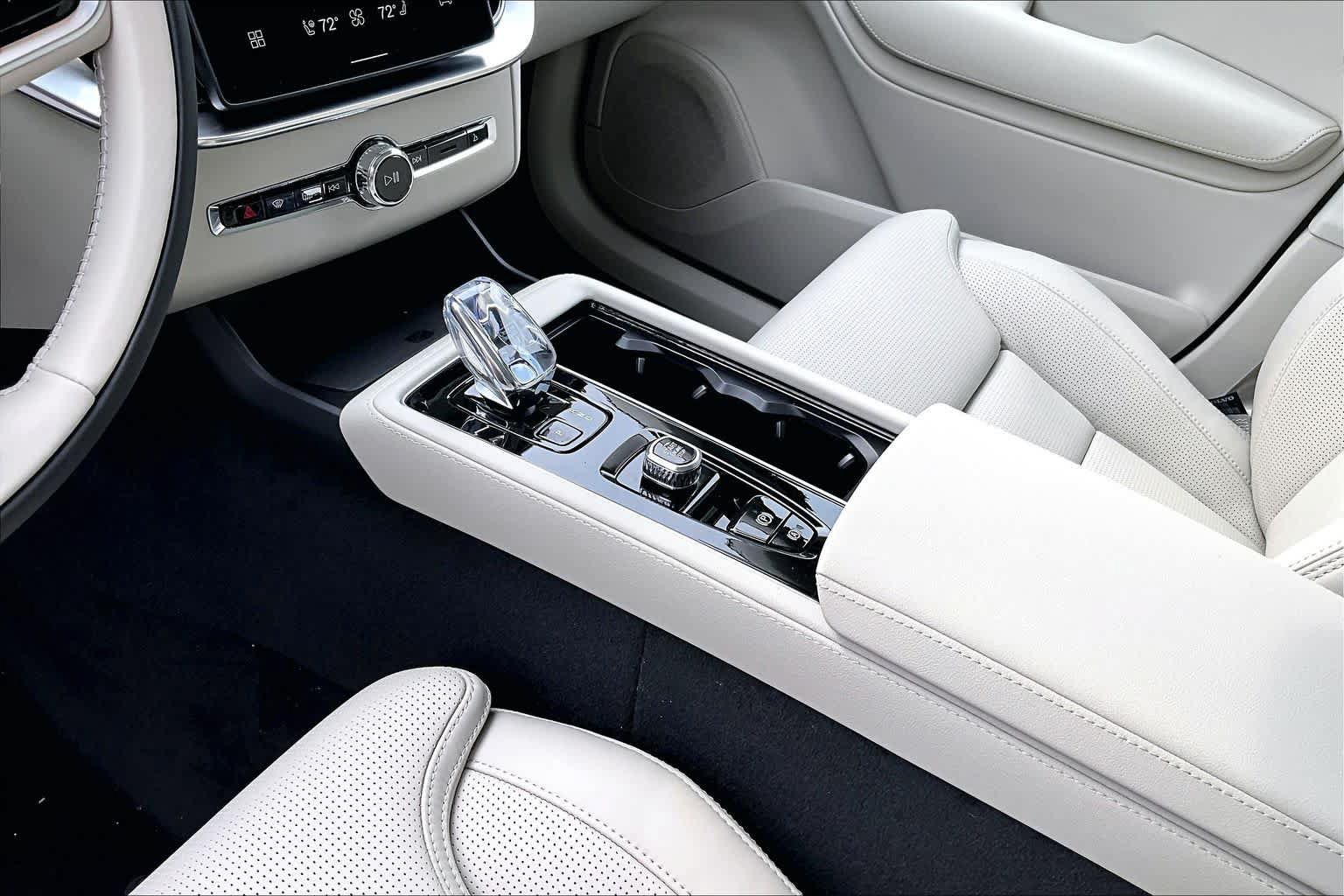 New 2026 Volvo XC90 B6 Ultra w/ Protection Package AWD/4WD image 10