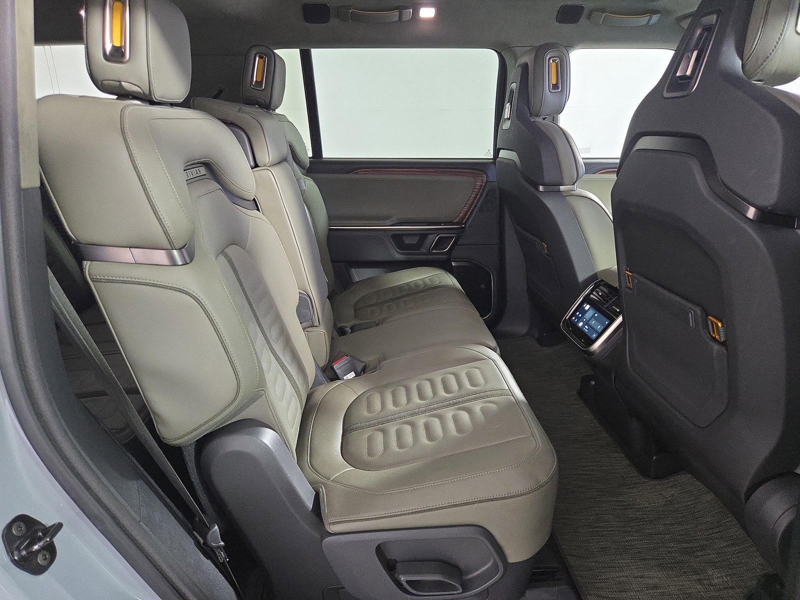 Used 2024 Rivian R1S Adventure AWD/4WD image 23