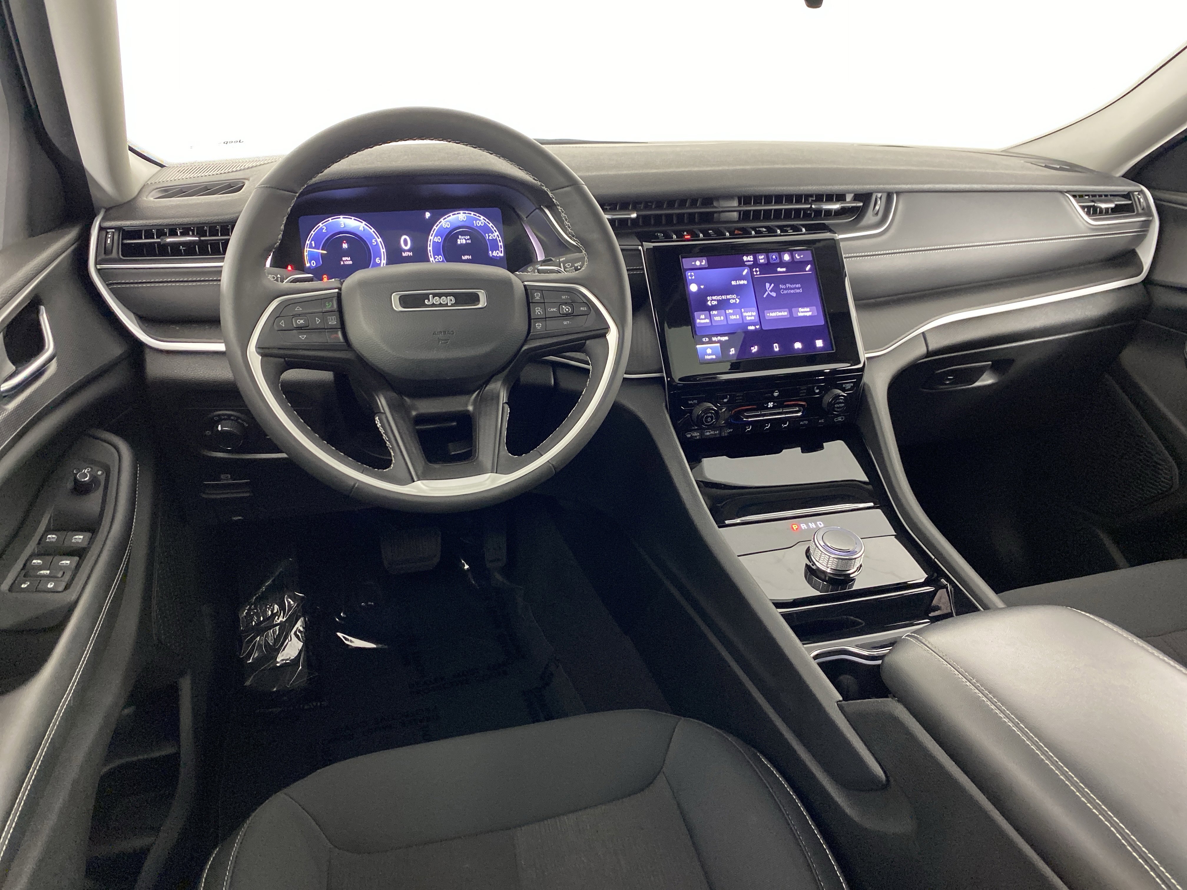 Used 2023 Jeep Grand Cherokee L Laredo w/ Luxury Tech Group I AWD/4WD image 19