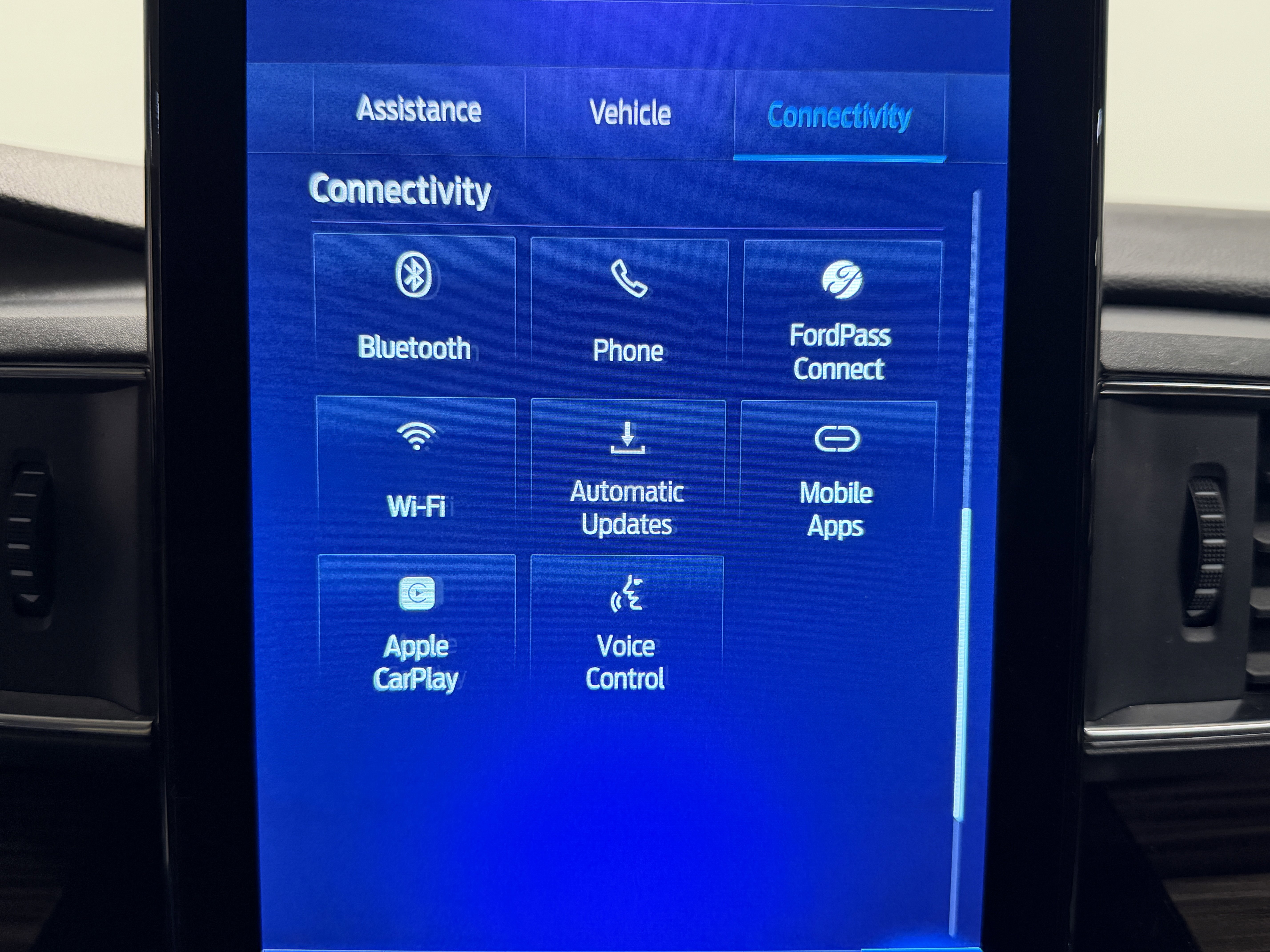 Used 2022 Ford Explorer Limited w/ Limited Technology Package image 11