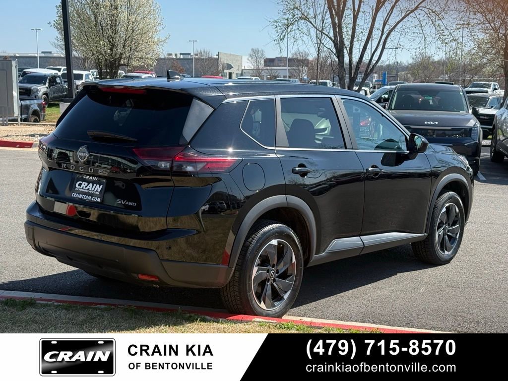 Used 2024 Nissan Rogue SV AWD/4WD image 8