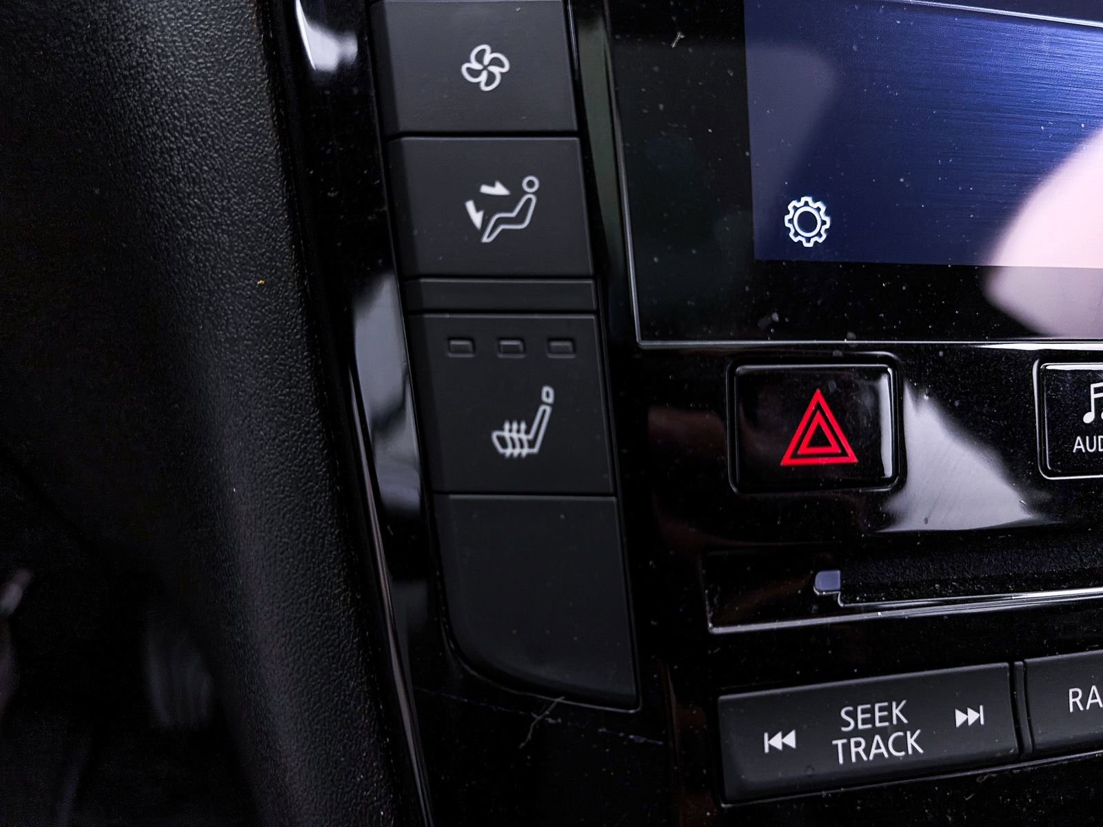 Used 2025 INFINITI QX50 Luxe image 23