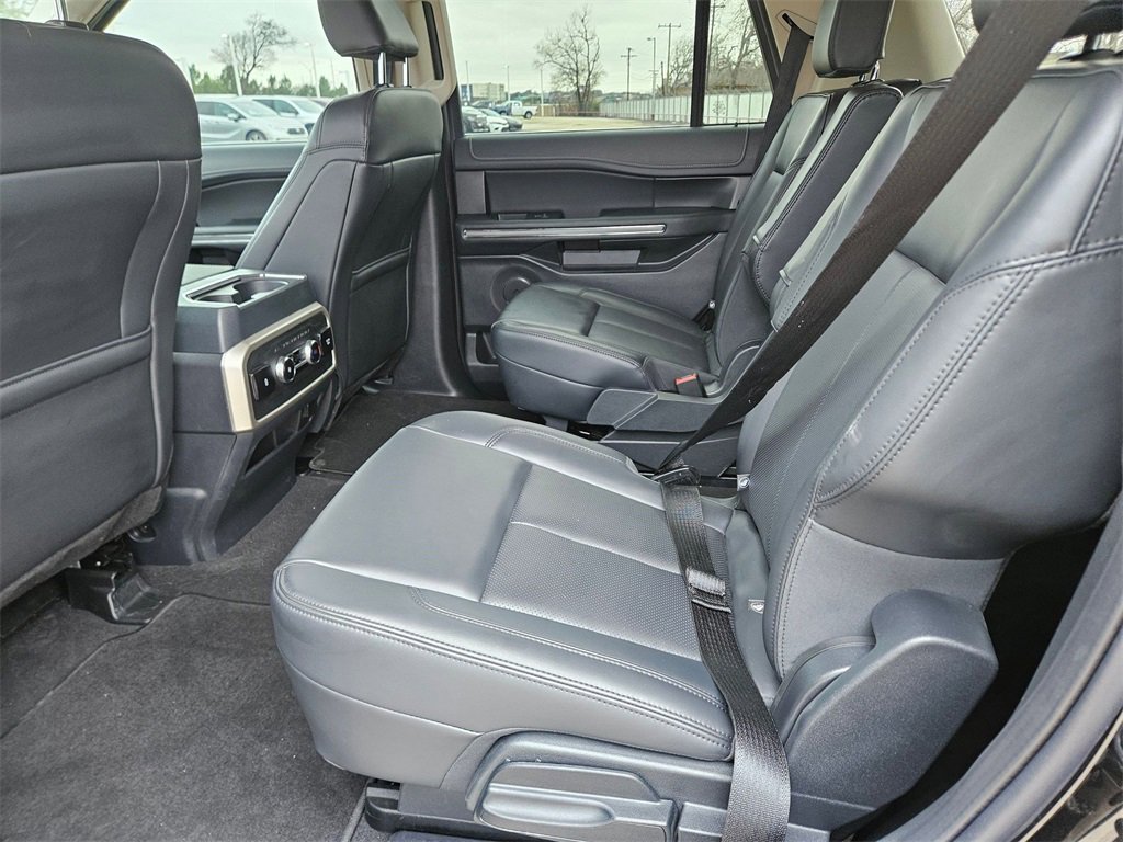 Used 2024 Ford Expedition XLT image 11