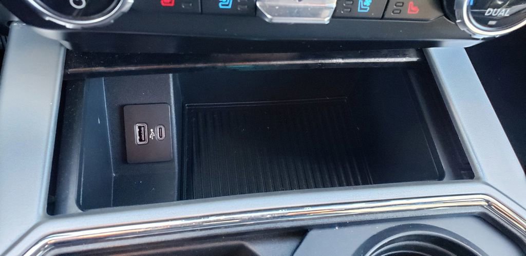 Used 2022 Ford F250 Lariat w/ Lariat Value Package AWD/4WD image 19