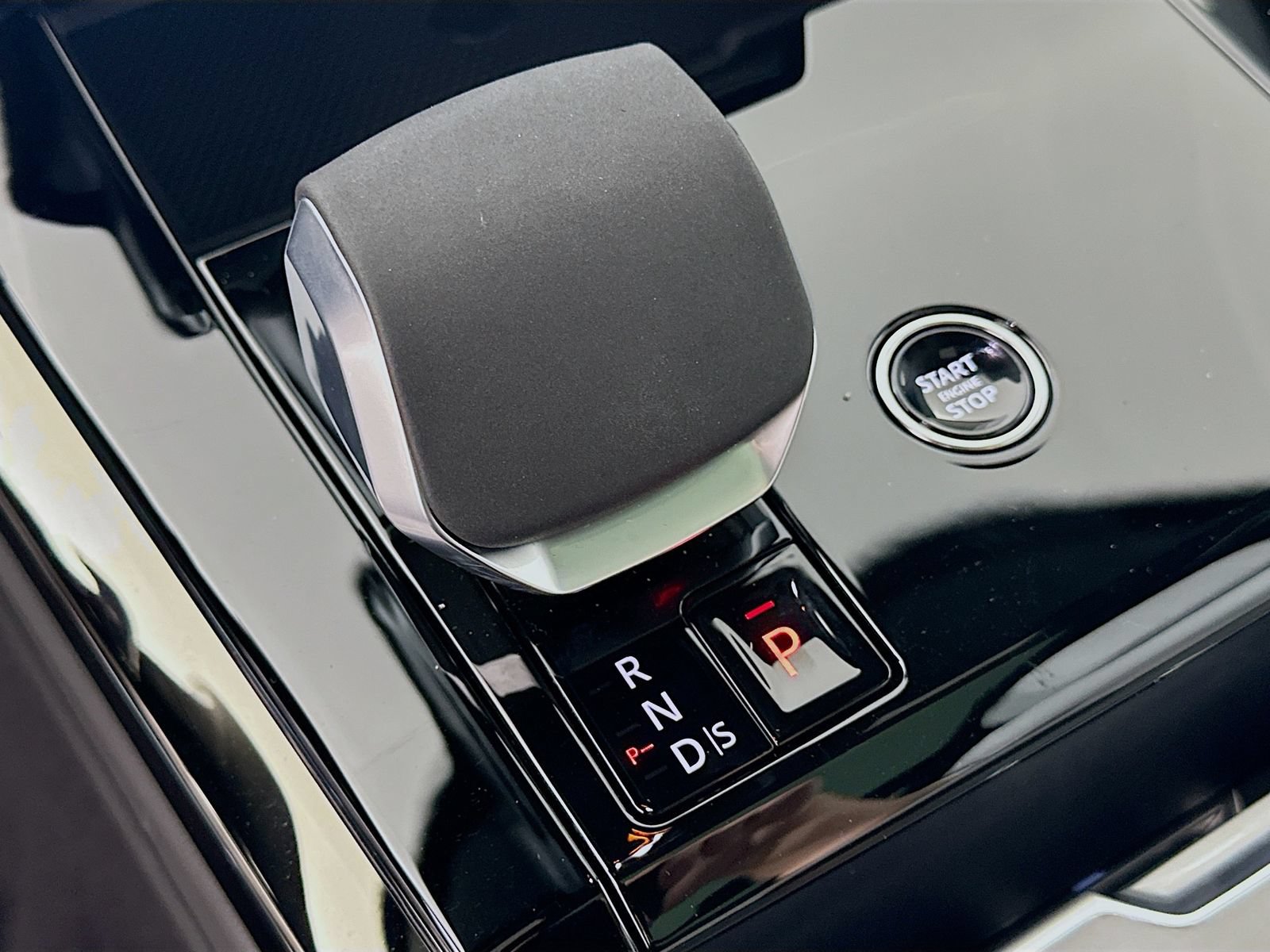 New 2026 Land Rover Range Rover Sport SE AWD/4WD image 27
