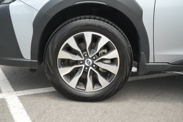 Used 2025 Subaru Outback Limited AWD/4WD image 9